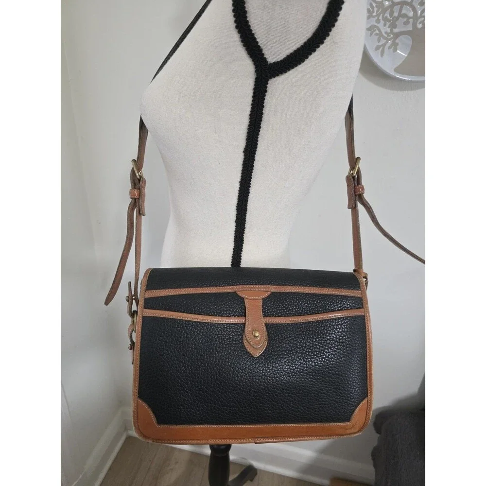 Very Vintage Dooney & Bourke All Weather Leather Crossbody ShoulderBag GuC